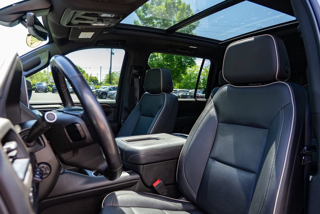 Used 2022 Chevrolet Suburban Premier AWD/4WD image 23