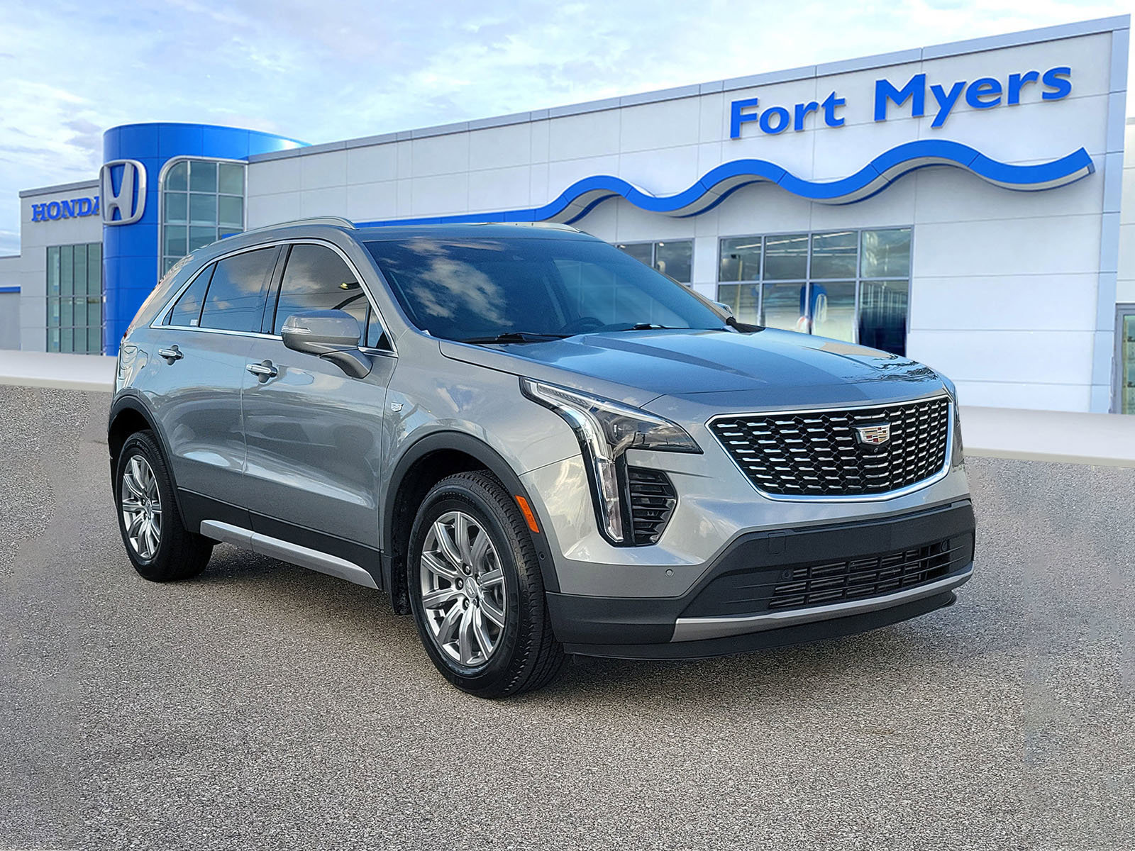 Used 2023 Cadillac XT4 Premium Luxury w/ Enhanced Visibility Package image 1