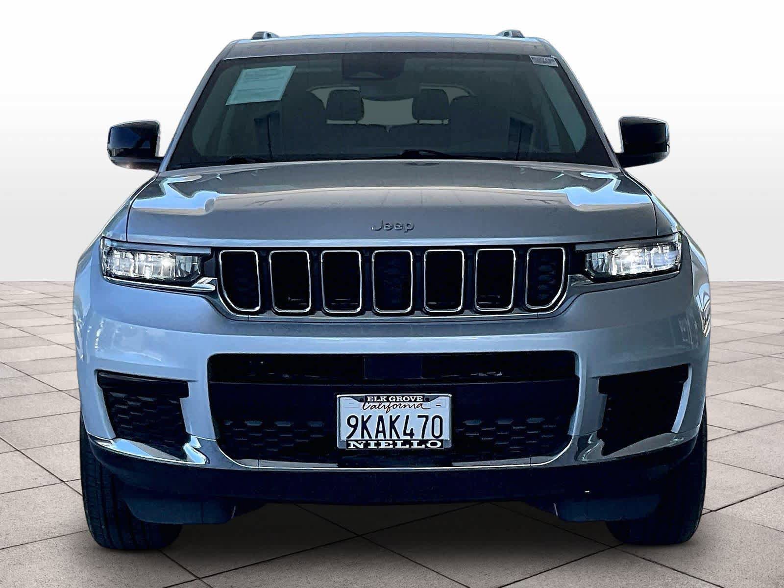 Used 2023 Jeep Grand Cherokee L Laredo AWD/4WD image 3
