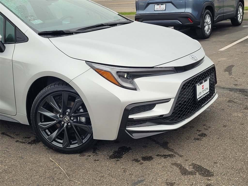 New 2026 Toyota Corolla SE image 3