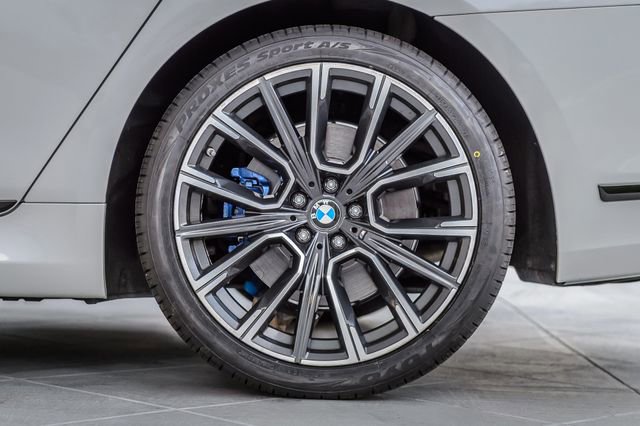 Used 2020 BMW 740i w/ M Sport Package image 14