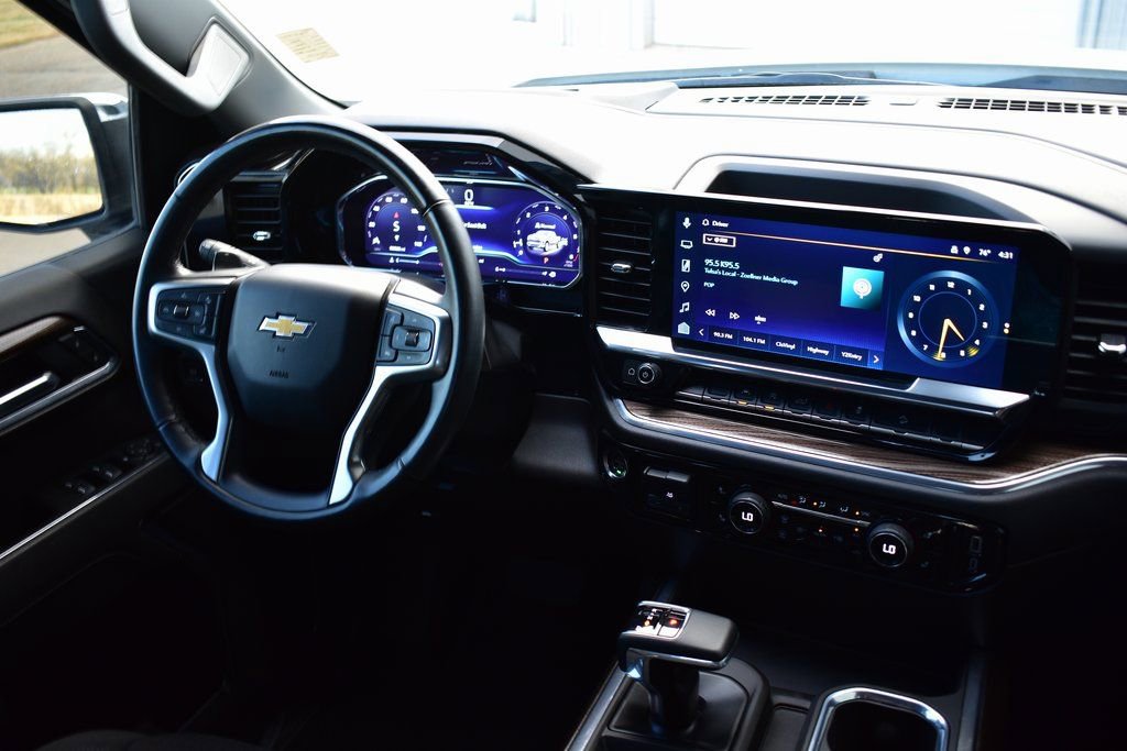 Used 2025 Chevrolet Silverado 1500 LT image 28