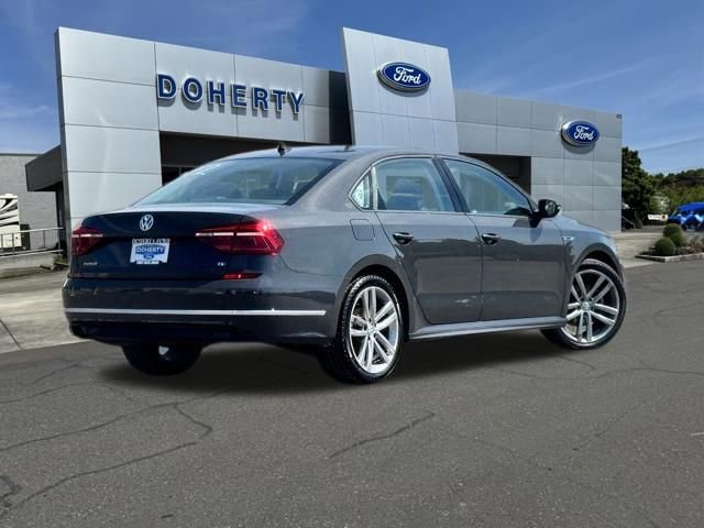 Used 2018 Volkswagen Passat 2.0T R-Line FWD image 10