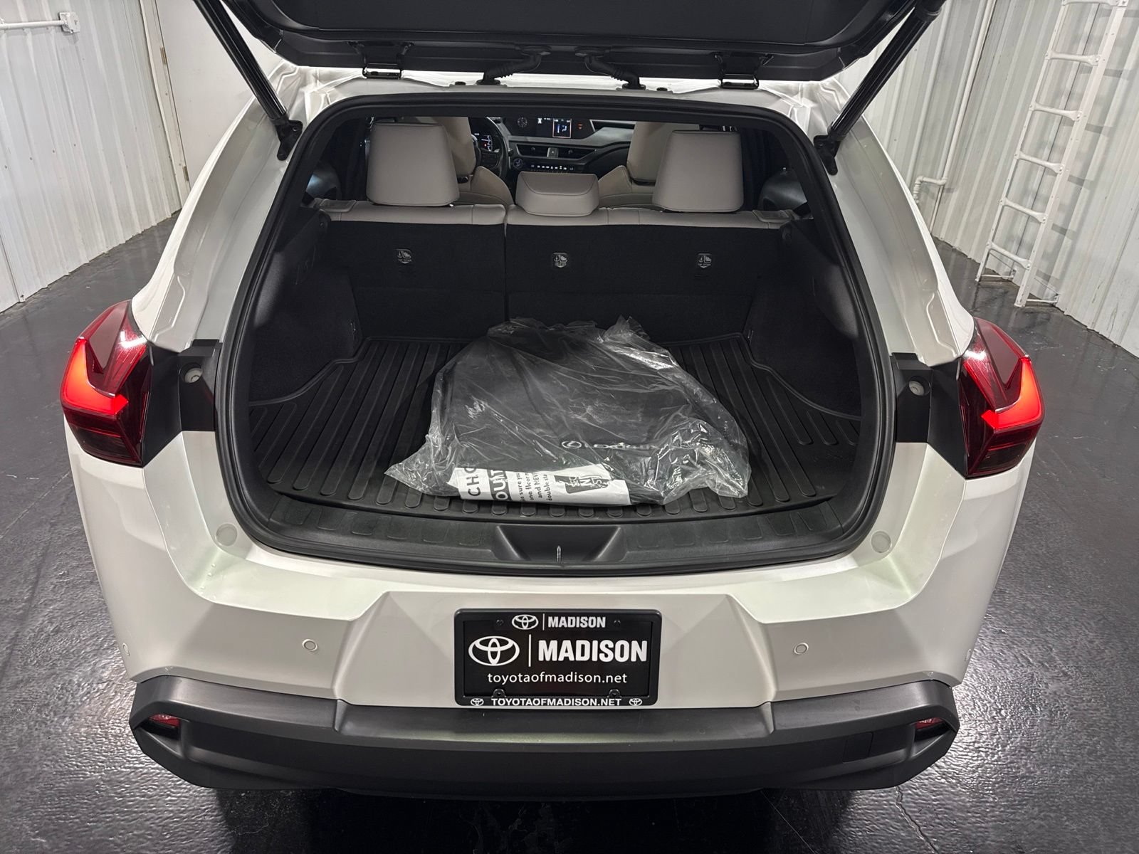Used 2020 Lexus UX 250h w/ Premium Package AWD/4WD image 46