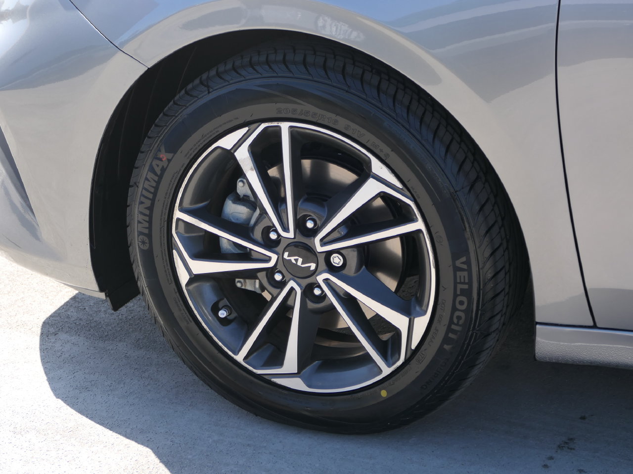 Certified 2024 Kia Forte LXS w/ LXS Technology Package FWD image 11