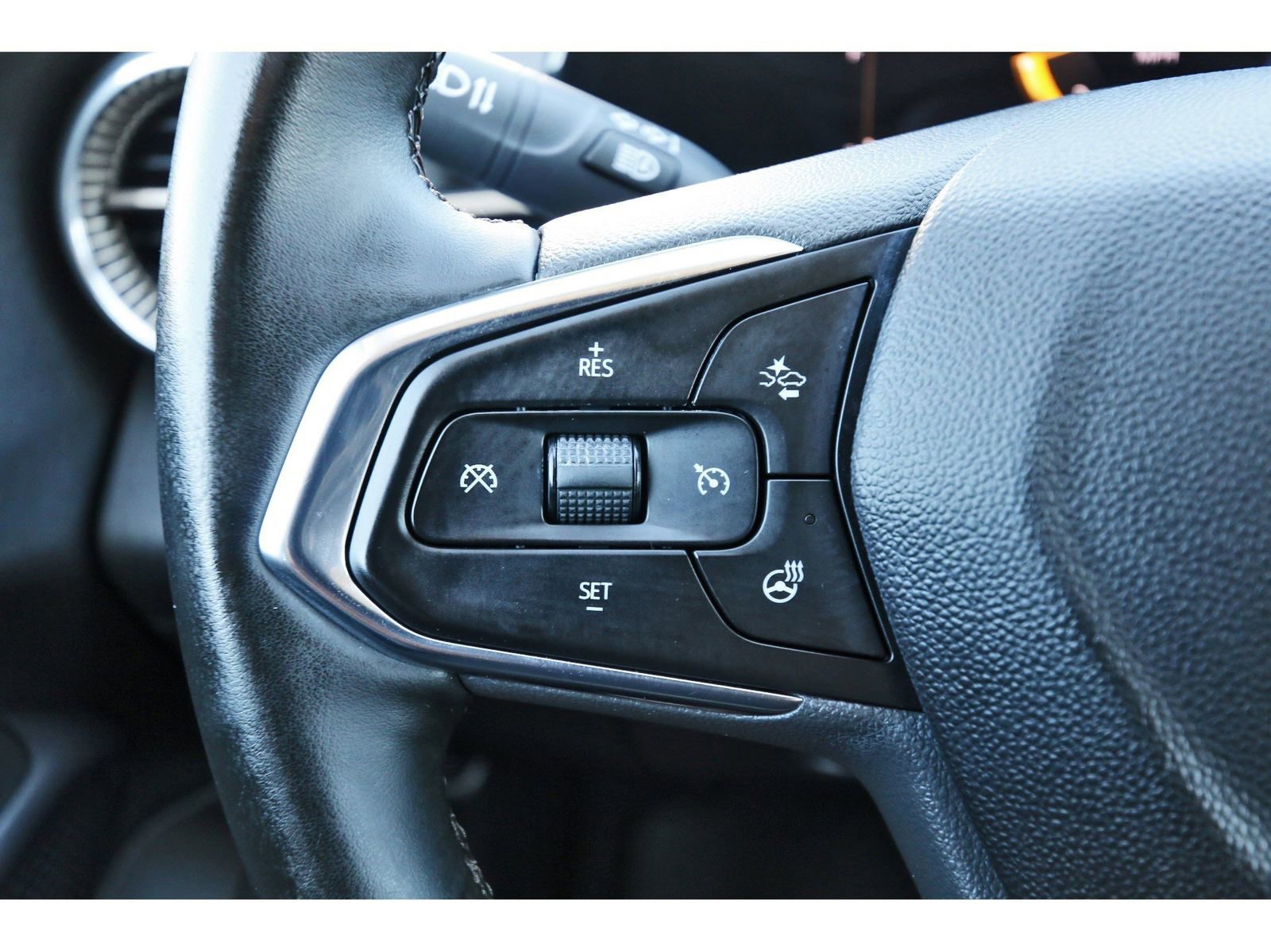 Used 2024 Chevrolet Trax ACTIV w/ Driver Confidence Package image 18