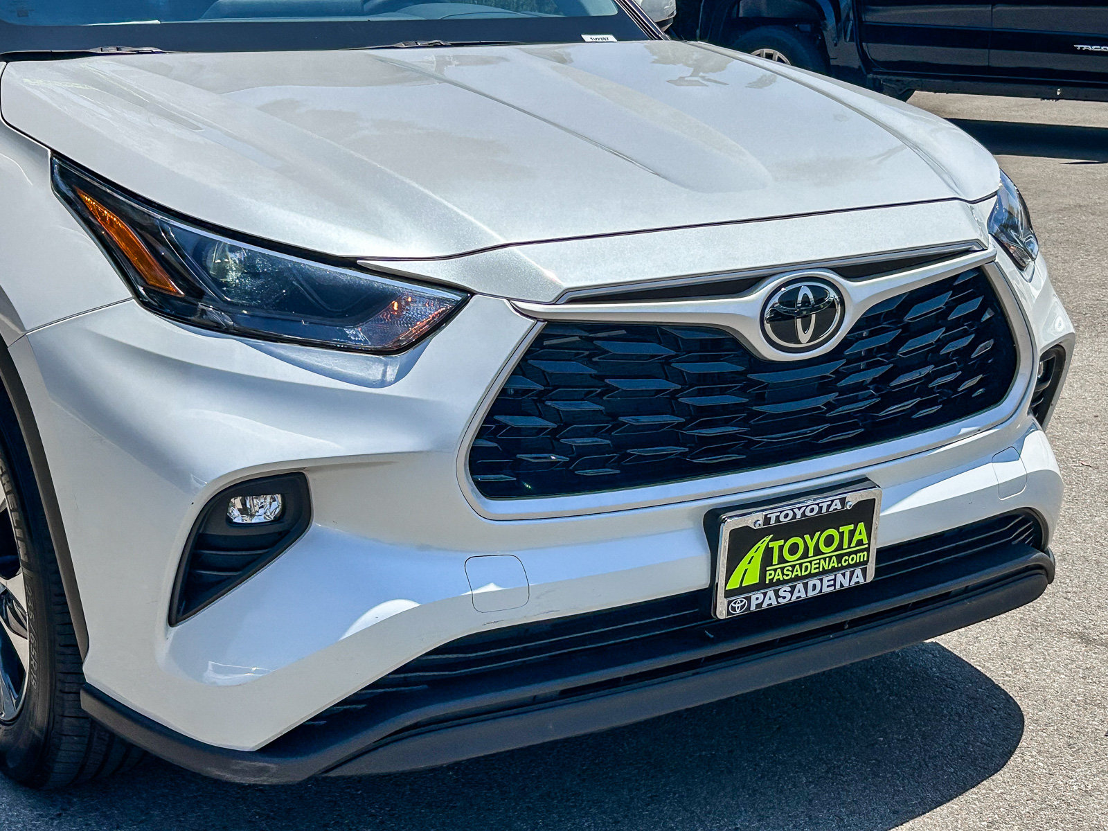 Used 2024 Toyota Highlander XLE FWD image 5