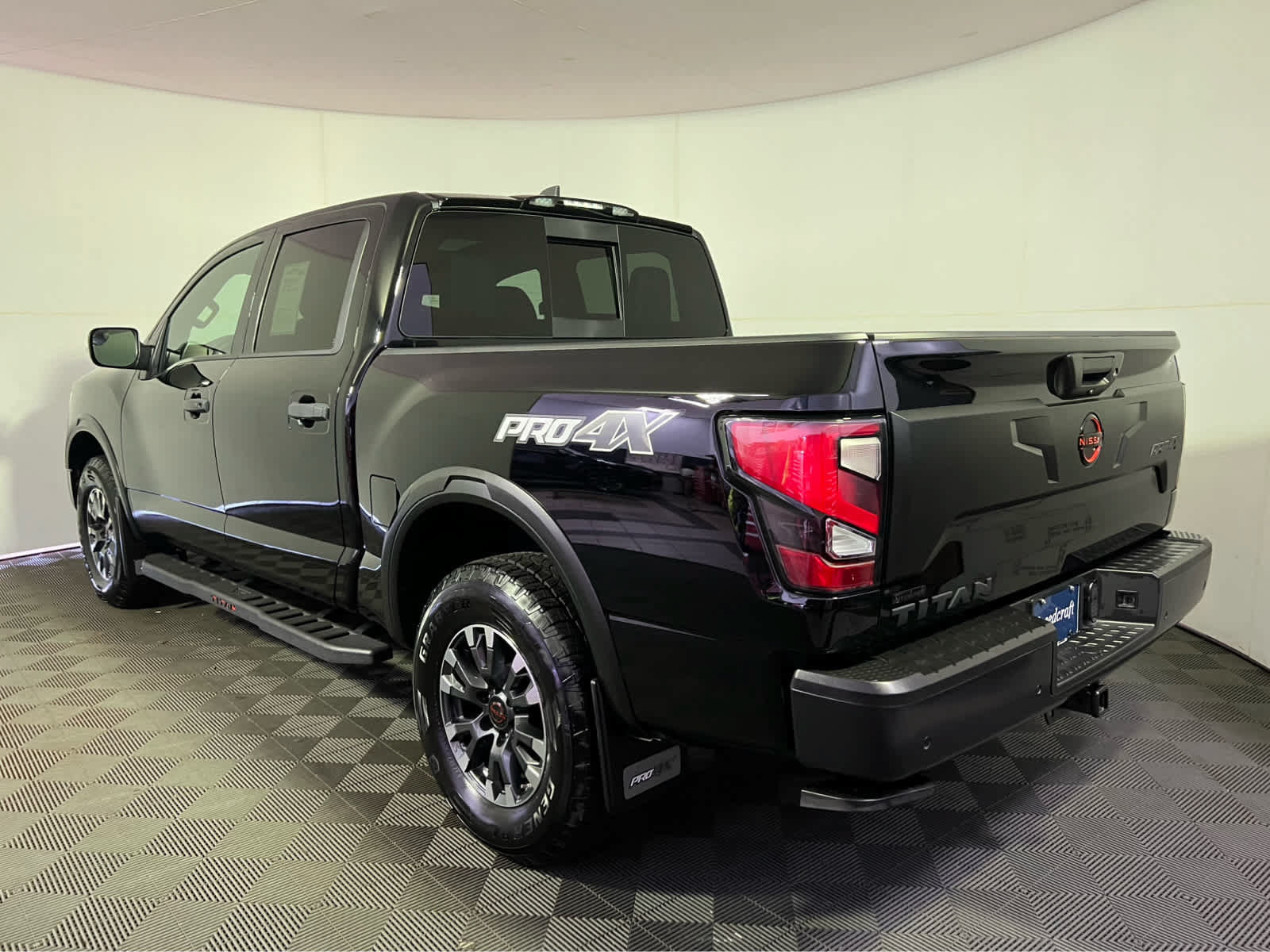 Certified 2024 Nissan Titan PRO-4X w/ Pro-4x Convenience Package AWD/4WD image 5