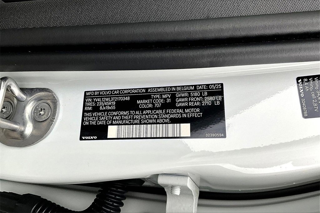 New 2026 Volvo V60 B5 Cross Country Ultra w/ Climate Package image 8