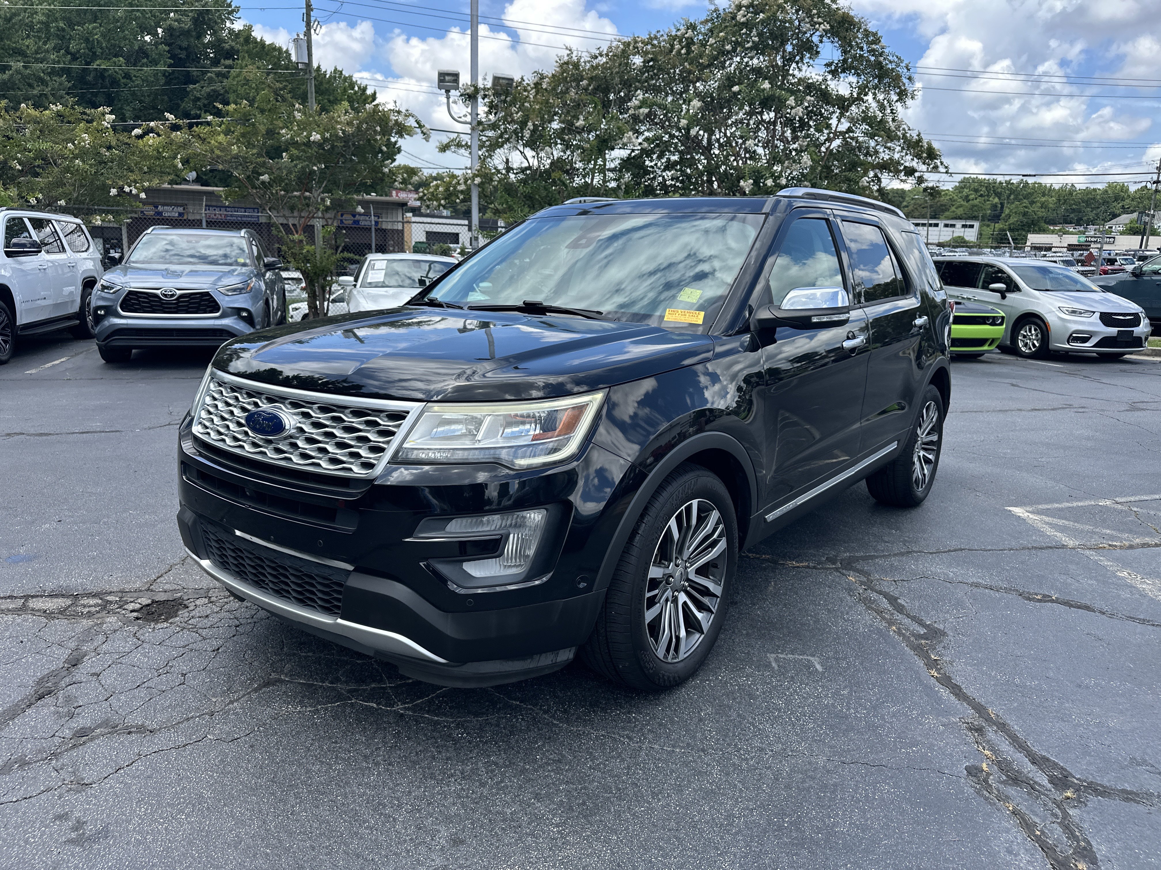Used 2017 Ford Explorer Platinum AWD/4WD image 5