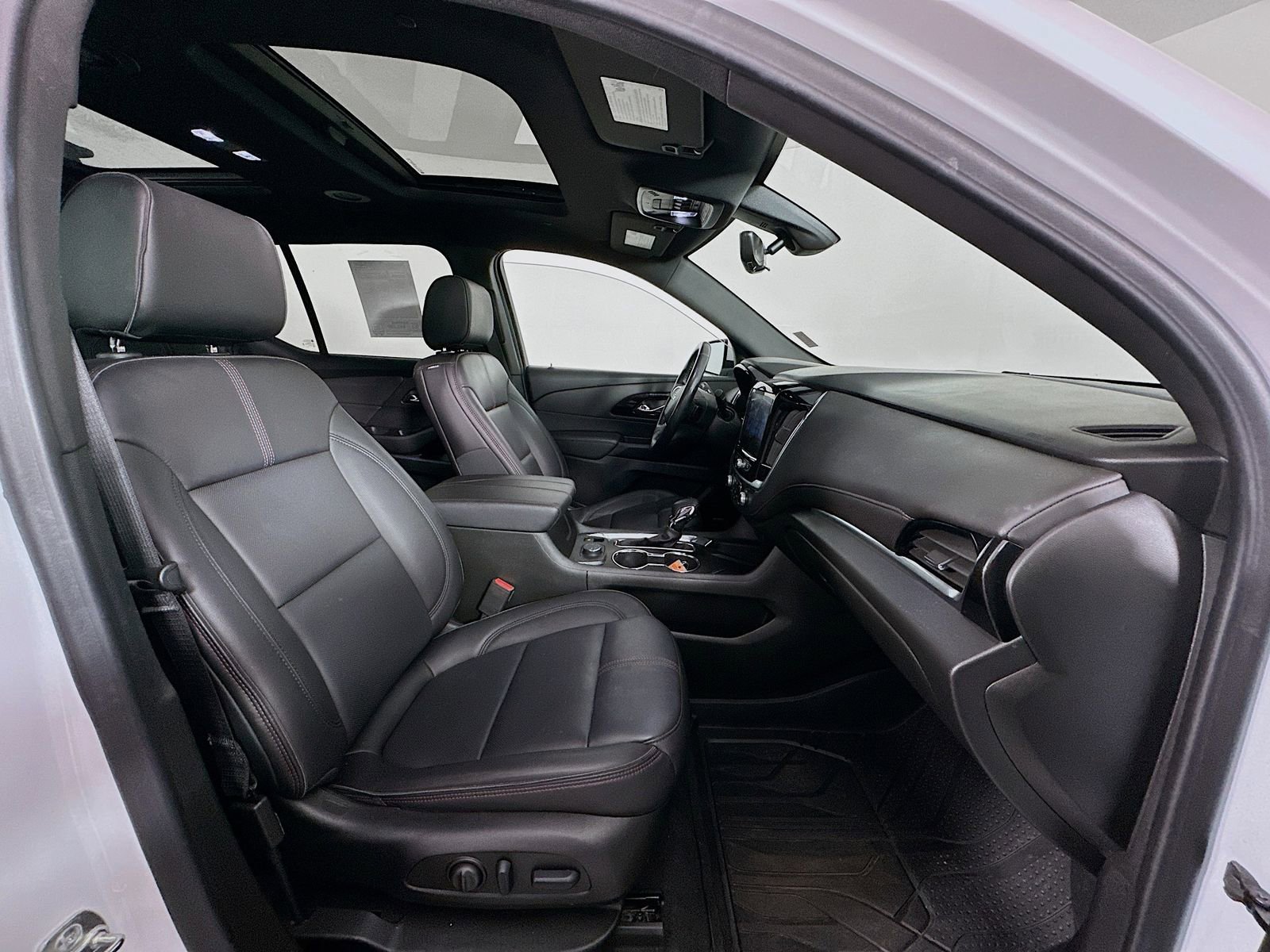 Used 2023 Chevrolet Traverse RS w/ LPO, Floor Liner Package AWD/4WD image 32