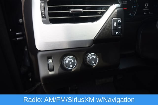 Used 2017 GMC Yukon XL SLT w/ Open Road Package AWD/4WD image 7