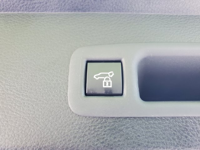 Used 2026 Toyota Sienna XSE AWD/4WD image 9