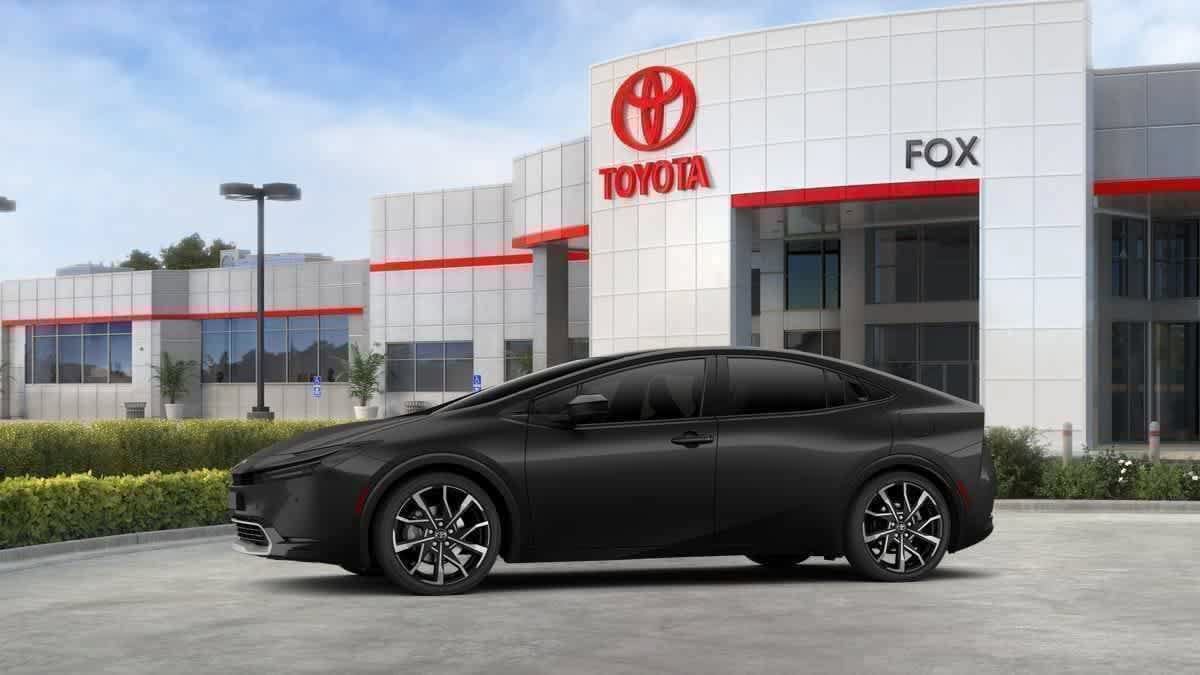New 2026 Toyota Prius Plug-In Hybrid FWD image 3