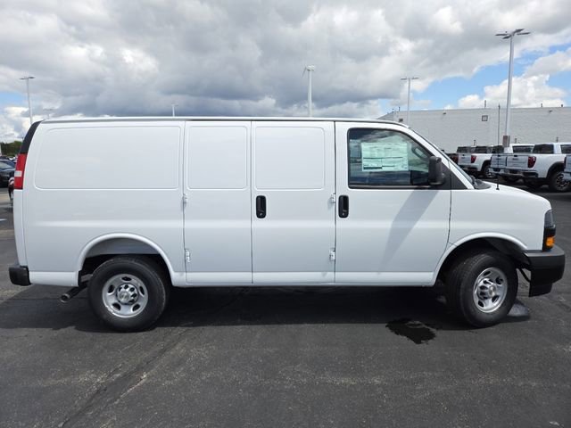 New 2026 Chevrolet Express 2500 w/ Driver Convenience Package RWD image 15