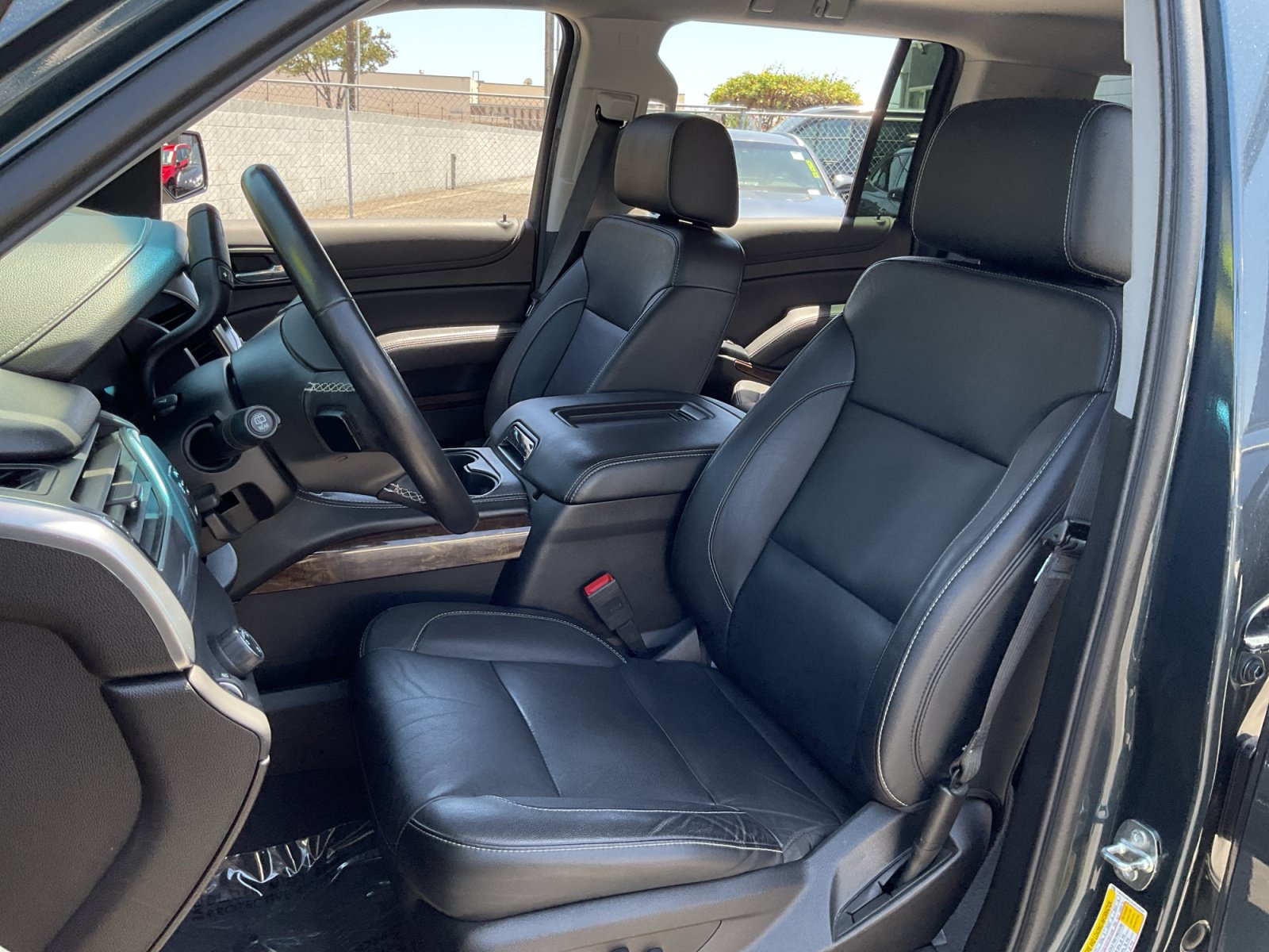 Used 2020 Chevrolet Suburban LT RWD image 18
