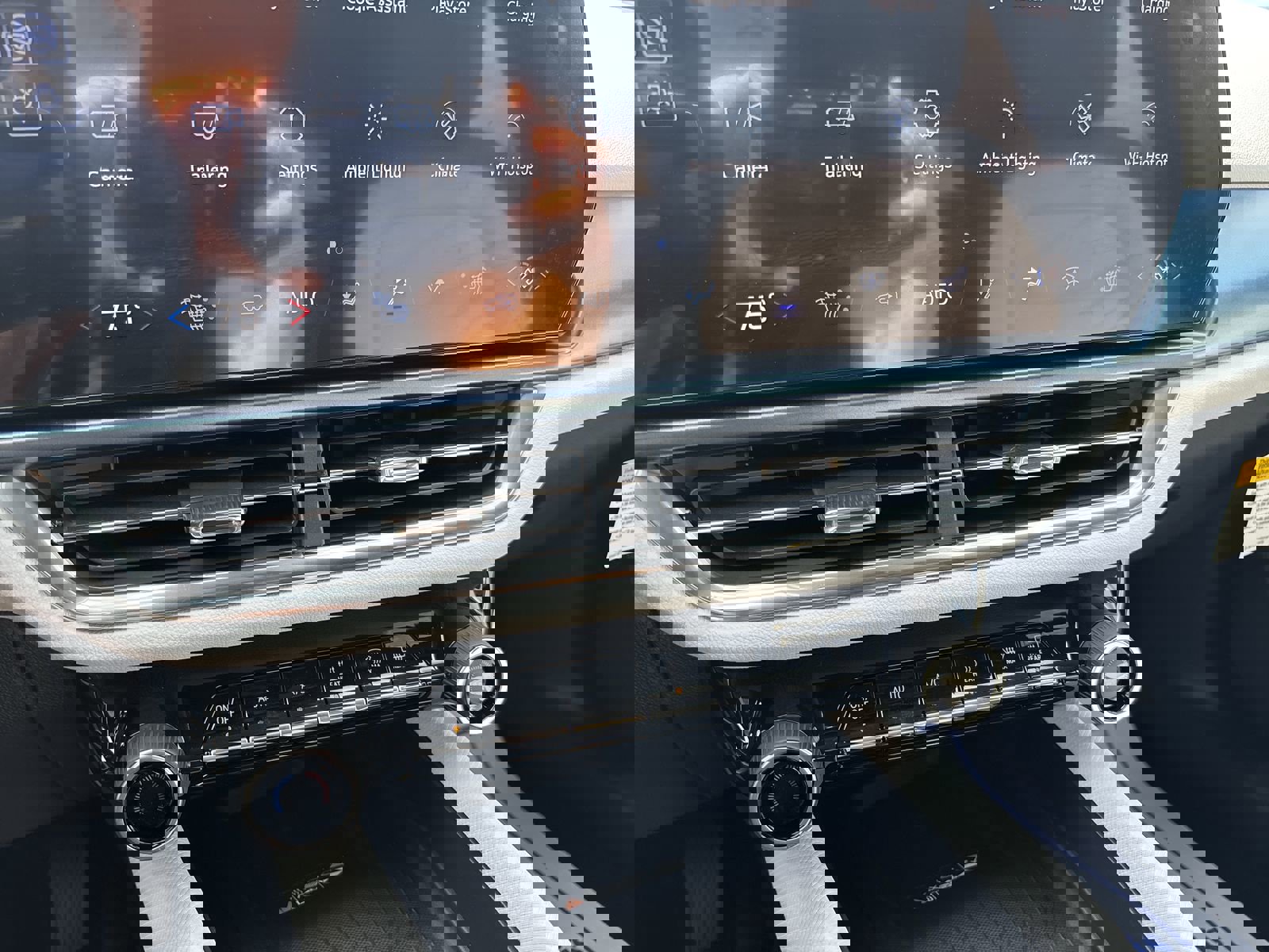 New 2026 Chevrolet Equinox EV LT image 21