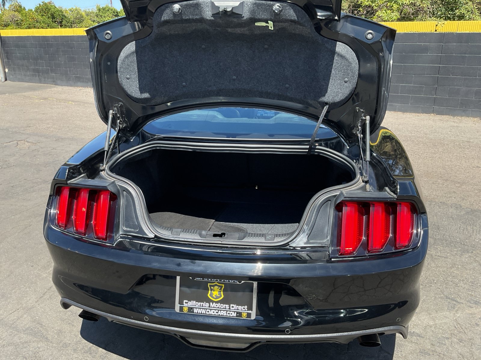 Used 2017 Ford Mustang Premium w/ Equipment Group 201A RWD image 26