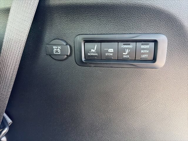 Used 2022 Chrysler Pacifica Pinnacle FWD image 49