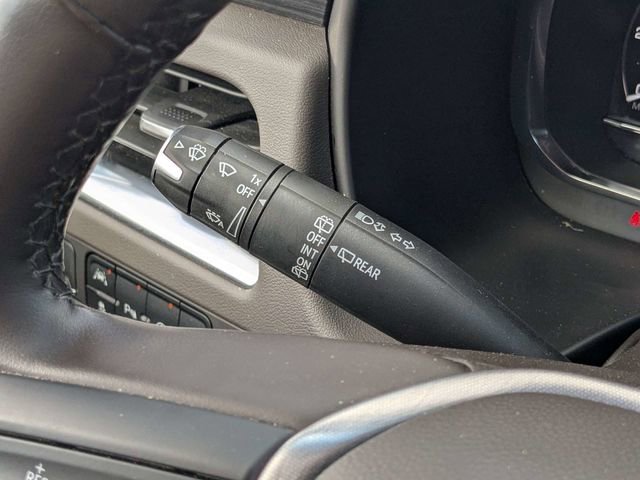 Used 2024 GMC Yukon SLT image 27