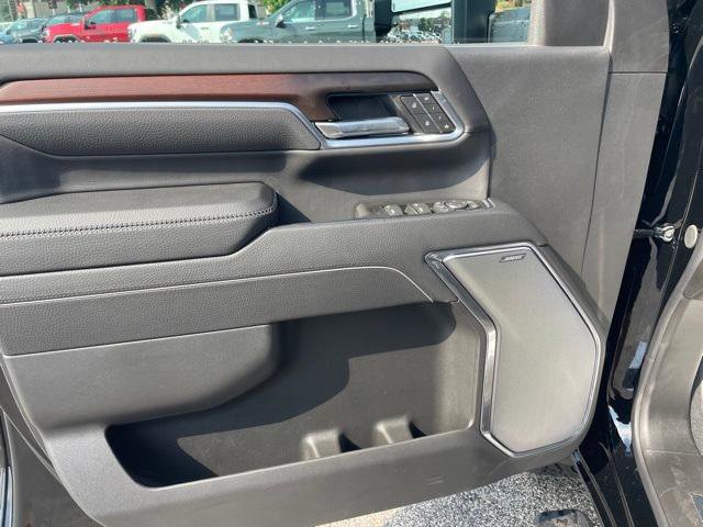 New 2025 GMC Sierra 2500 Denali w/ Denali Reserve Package image 9