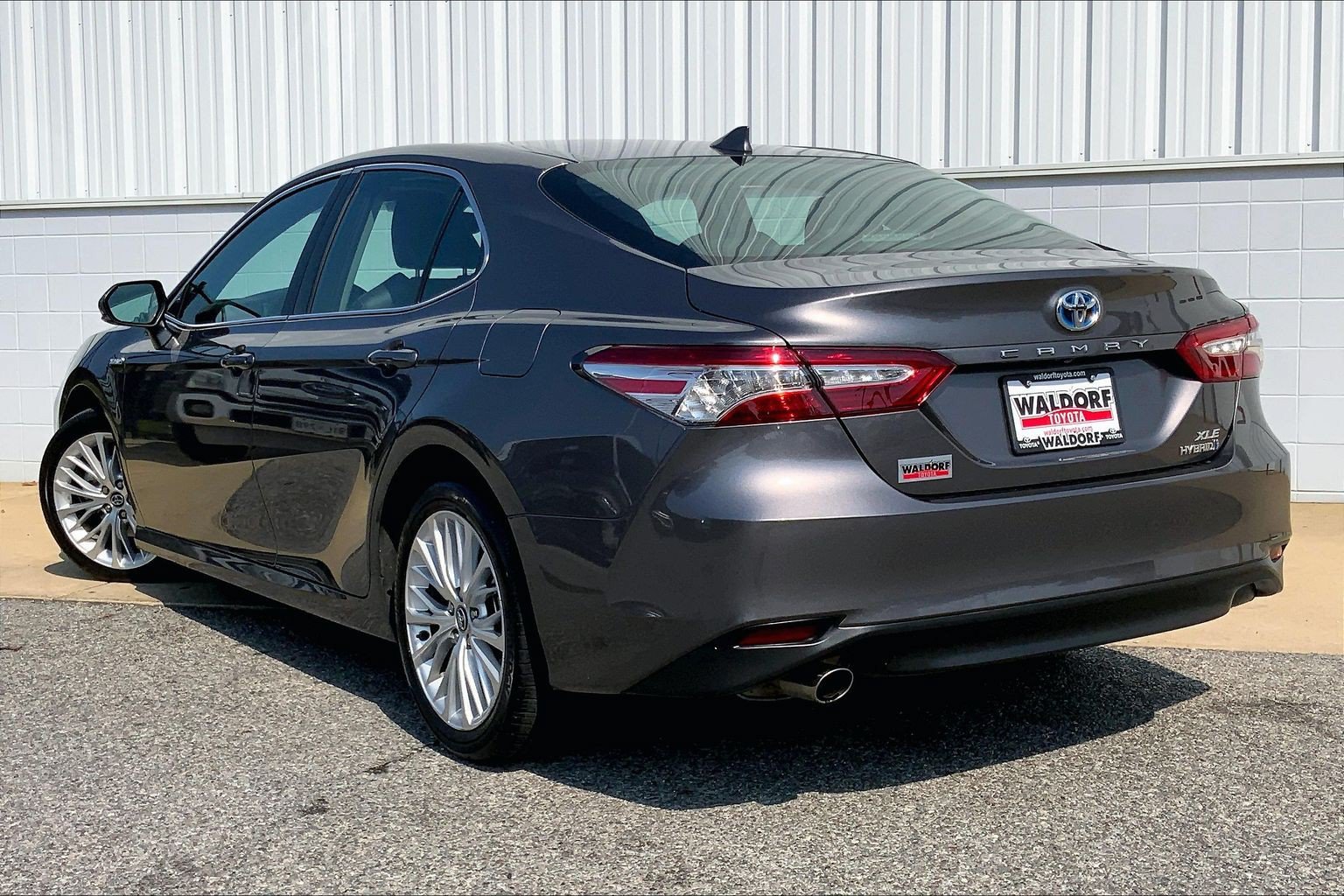 Used 2020 Toyota Camry XLE w/ Sunroof Package FWD image 15