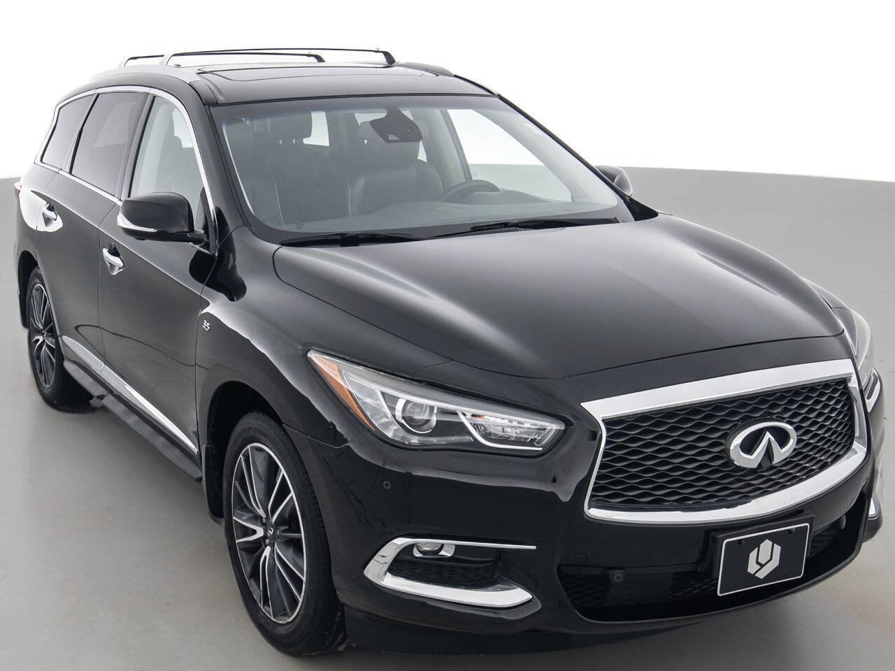 Used 2017 INFINITI QX60 Luxe w/ Deluxe Technology Package AWD/4WD image 1