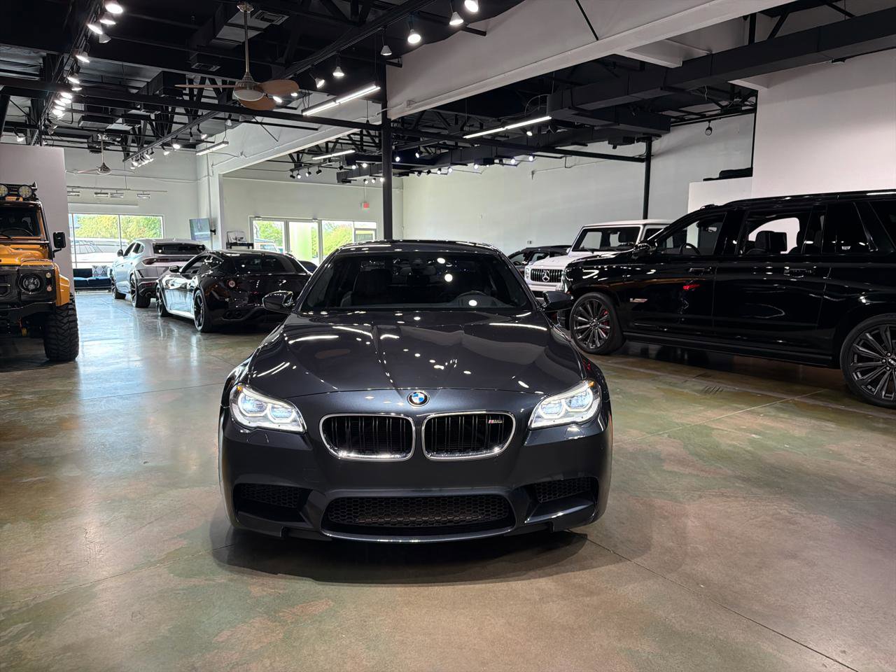Used 2016 BMW M5 RWD image 13