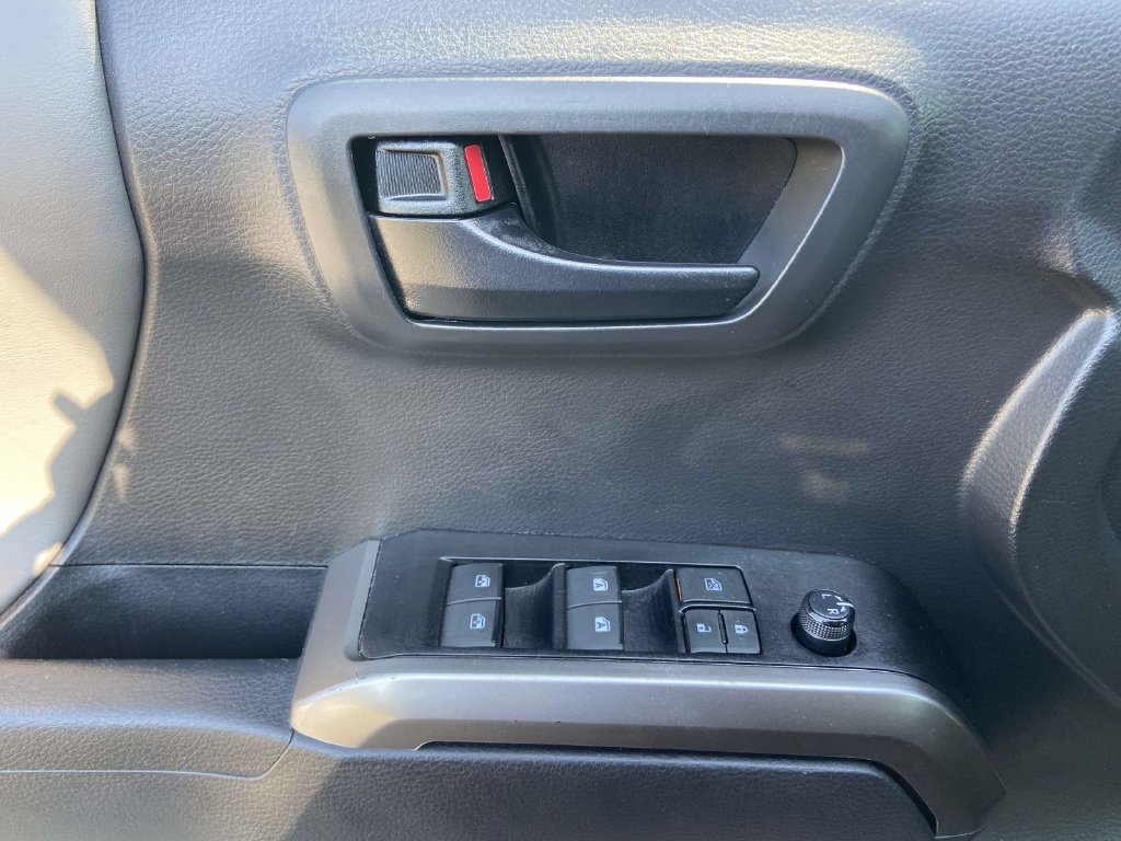 Used 2023 Toyota Tacoma SR5 RWD image 13