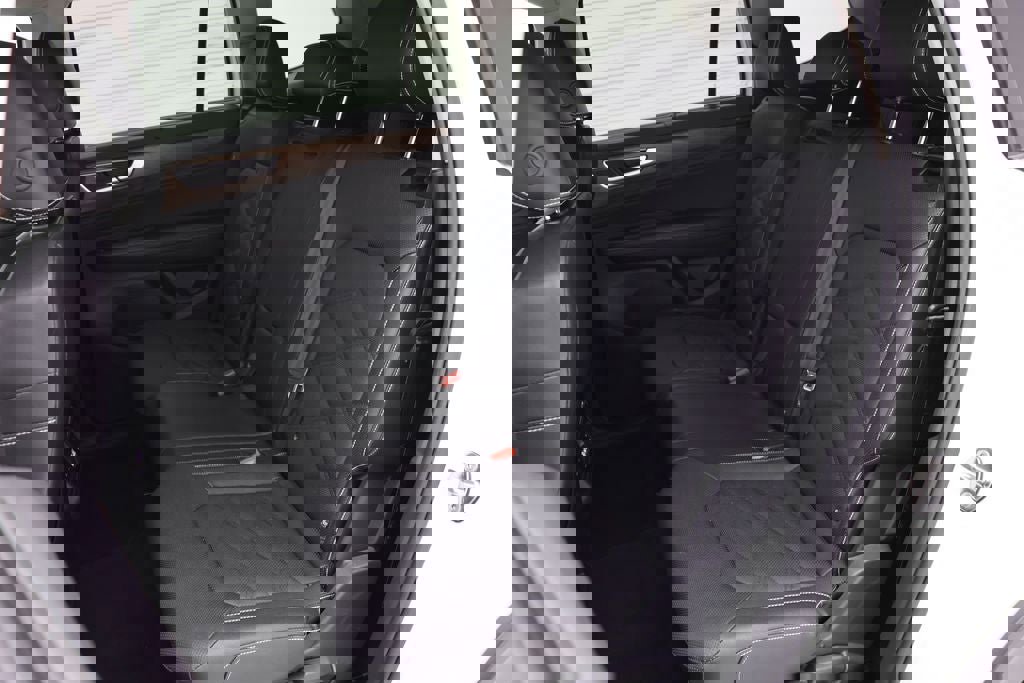 Used 2025 Volkswagen Atlas SE image 13