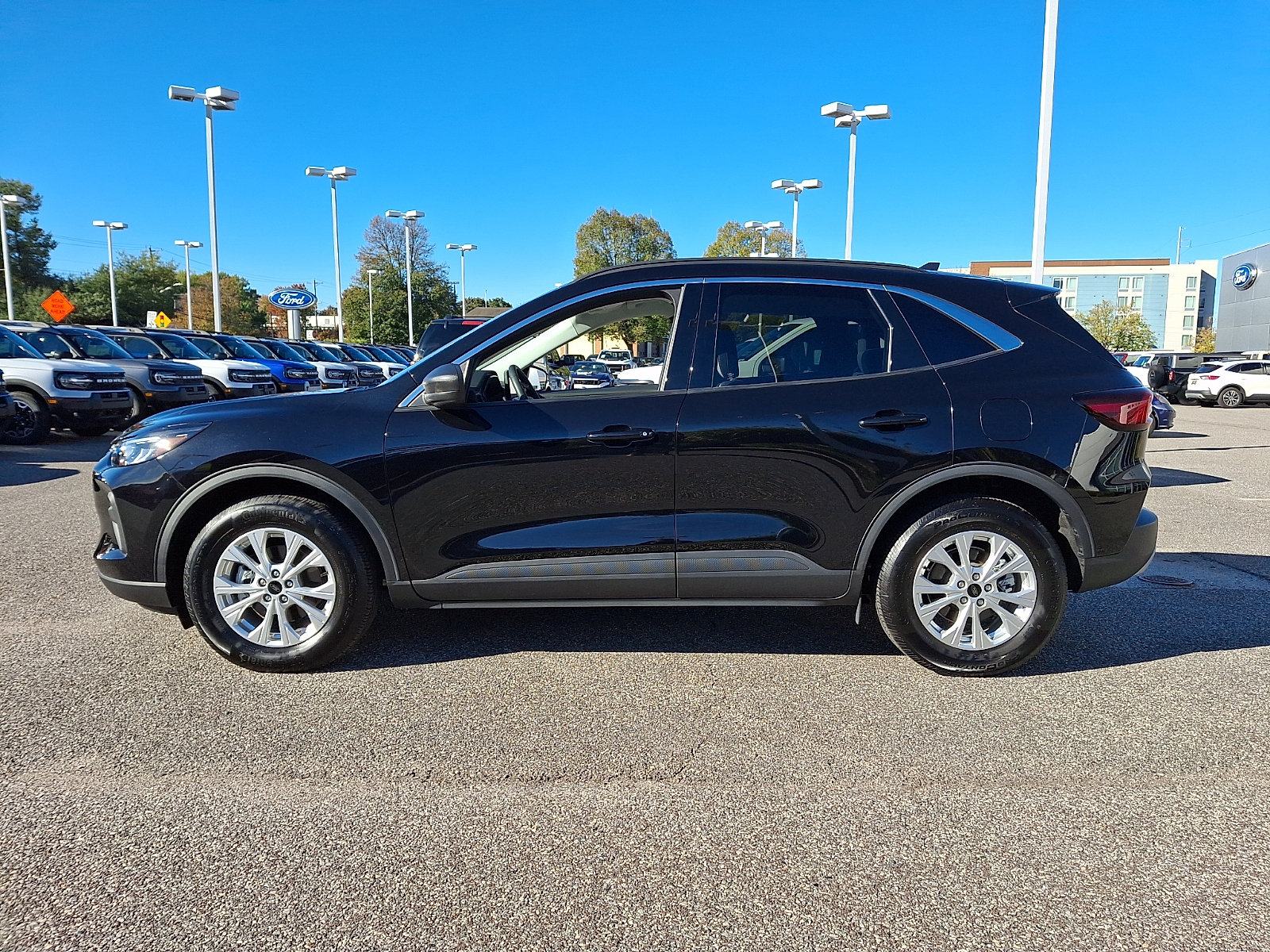 Certified 2023 Ford Escape Active w/ Tech Pack #1 AWD/4WD image 6
