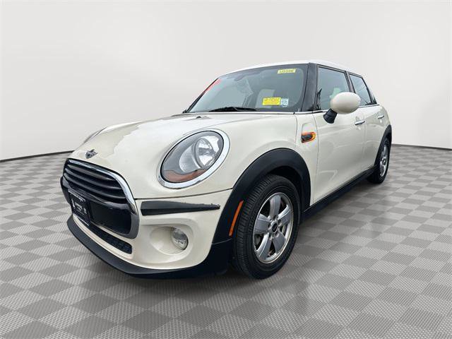 Used 2016 MINI Cooper 4-Door Hardtop image 3
