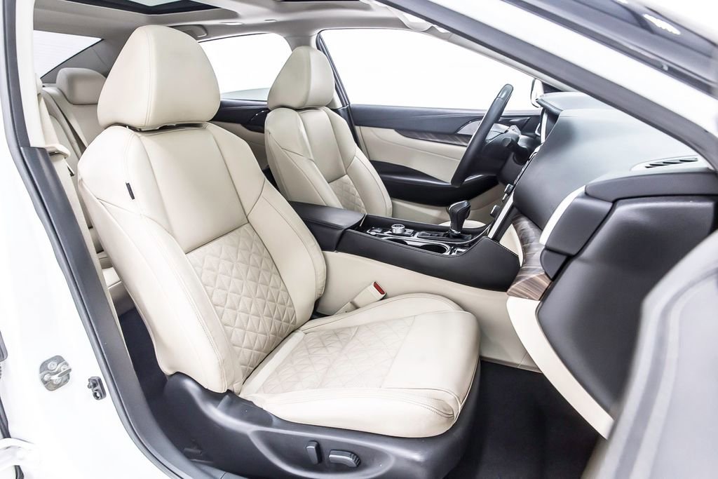 Used 2018 Nissan Maxima Platinum image 34