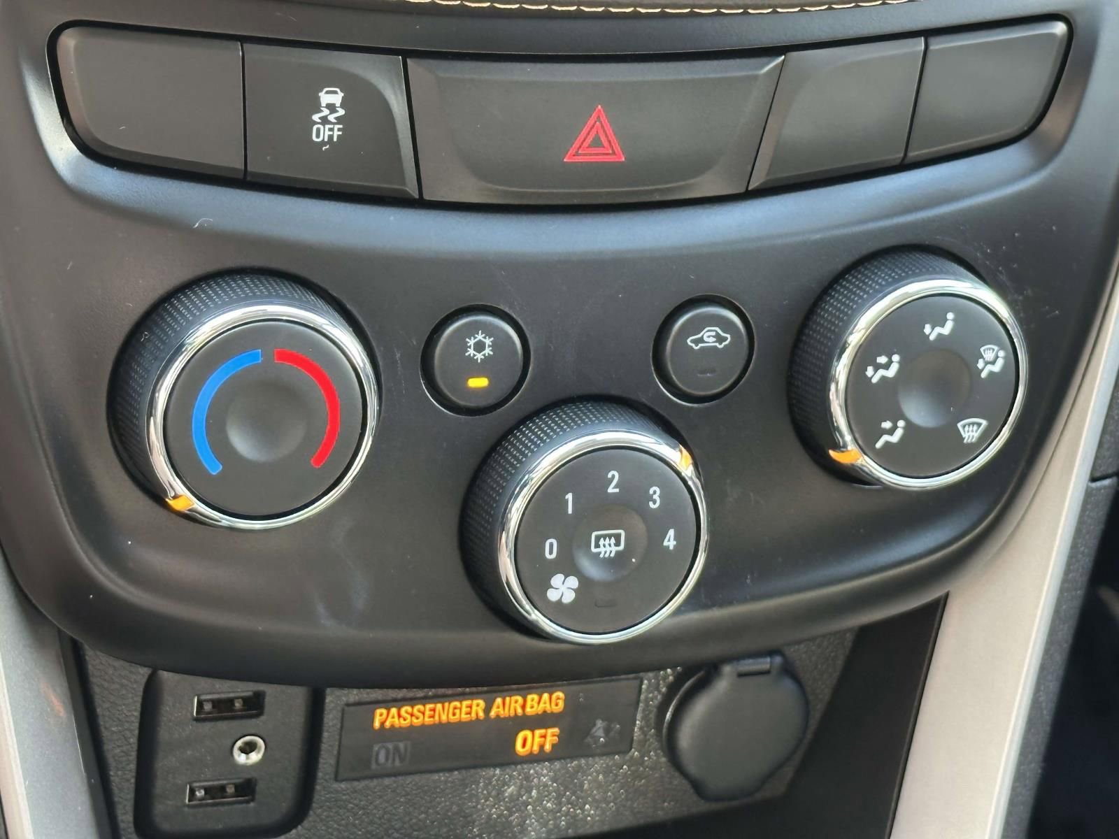 Used 2020 Chevrolet Trax LT AWD/4WD image 12
