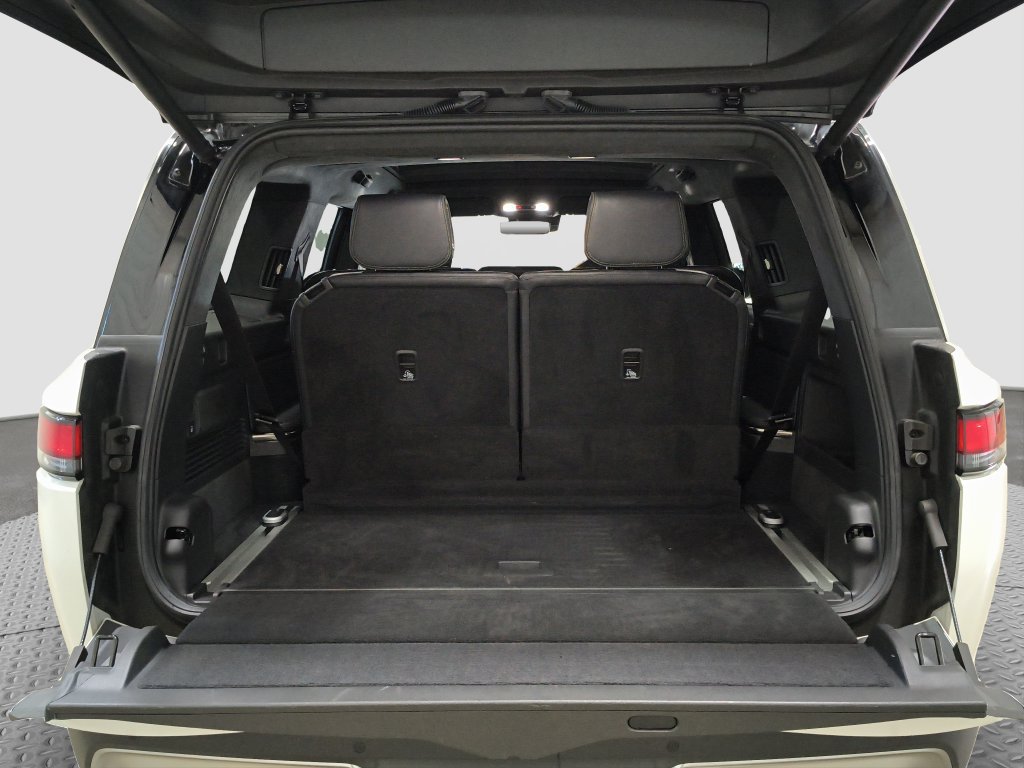 Used 2025 Rivian R1S Adventure Dual AWD/4WD image 16
