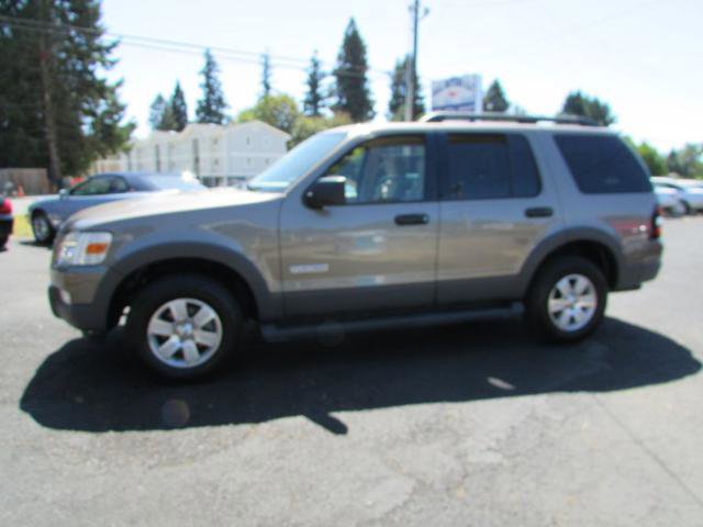 Used 2006 Ford Explorer XLT AWD/4WD image 3