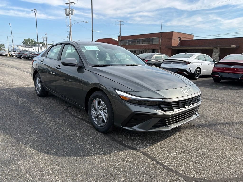 New 2026 Hyundai Elantra SE FWD image 1