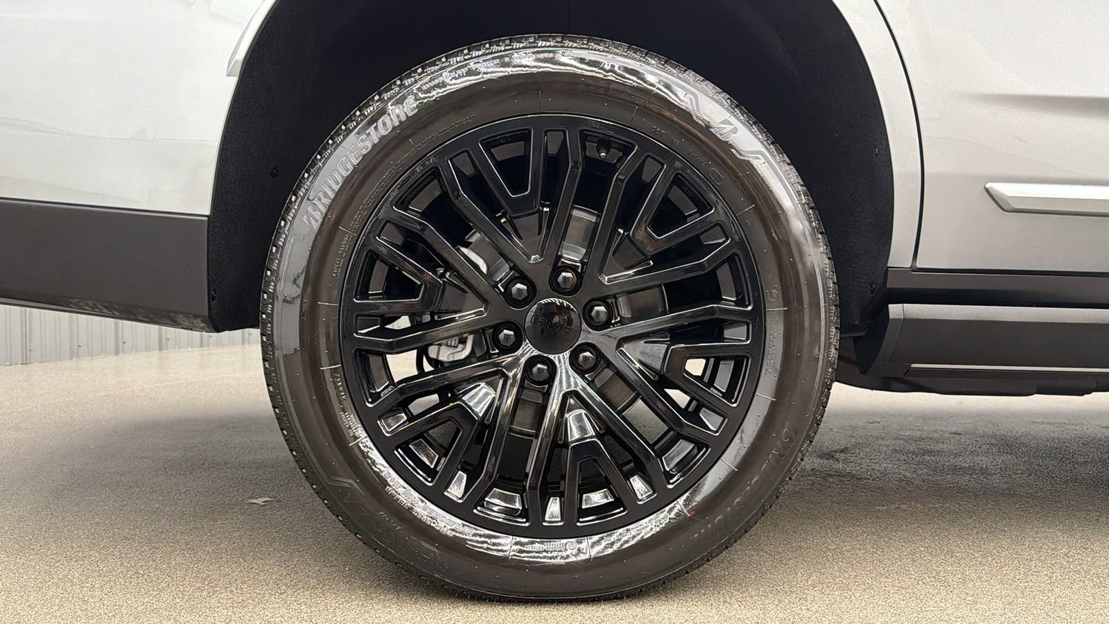 Used 2026 GMC Yukon Denali w/ Sun & Power Step Package AWD/4WD image 11