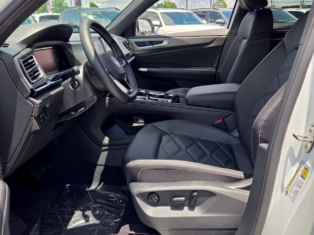 New 2026 Volkswagen Atlas Cross Sport SE FWD image 5