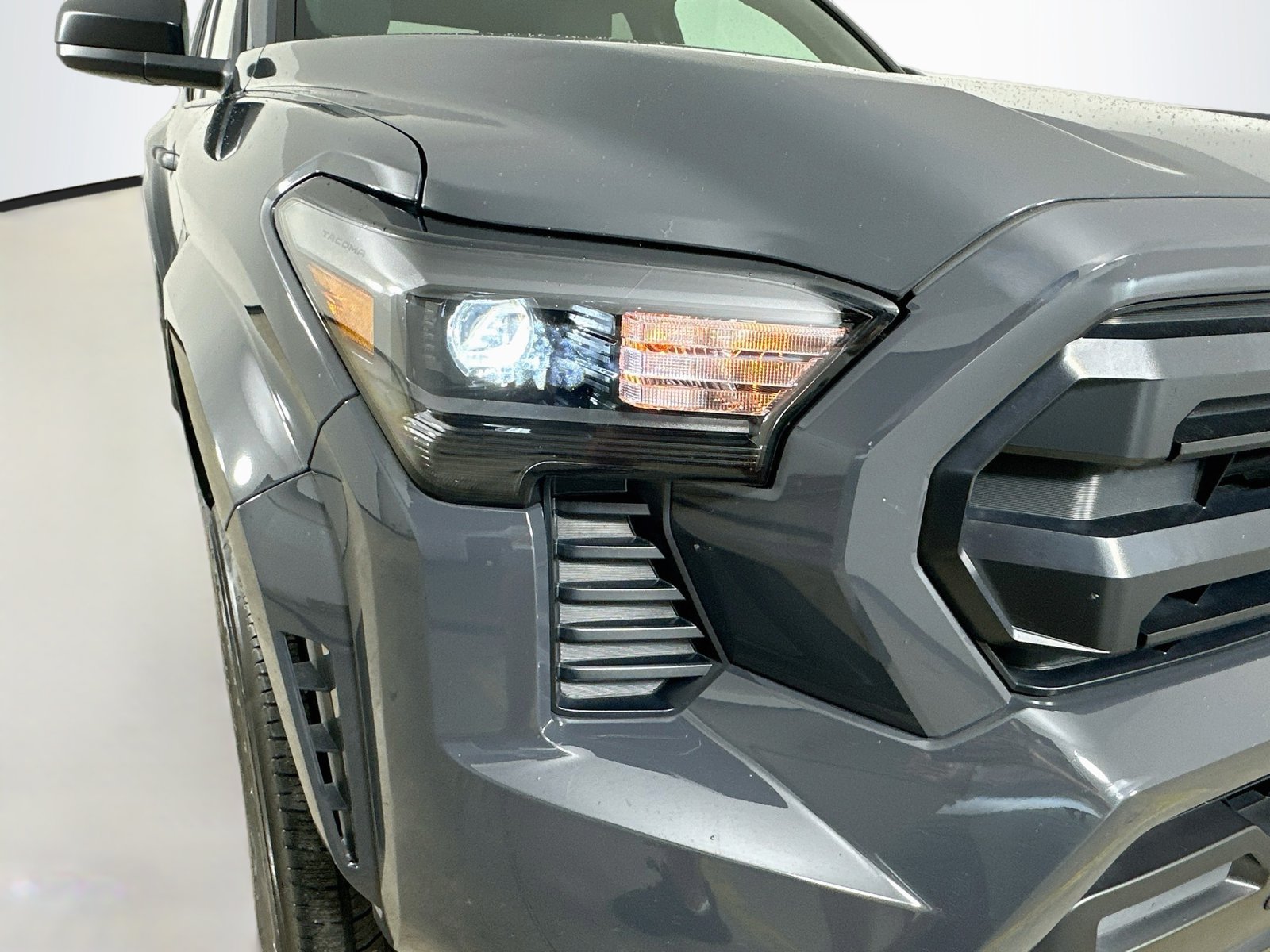 Used 2024 Toyota Tacoma SR w/ SR Upgrade Package AWD/4WD image 9