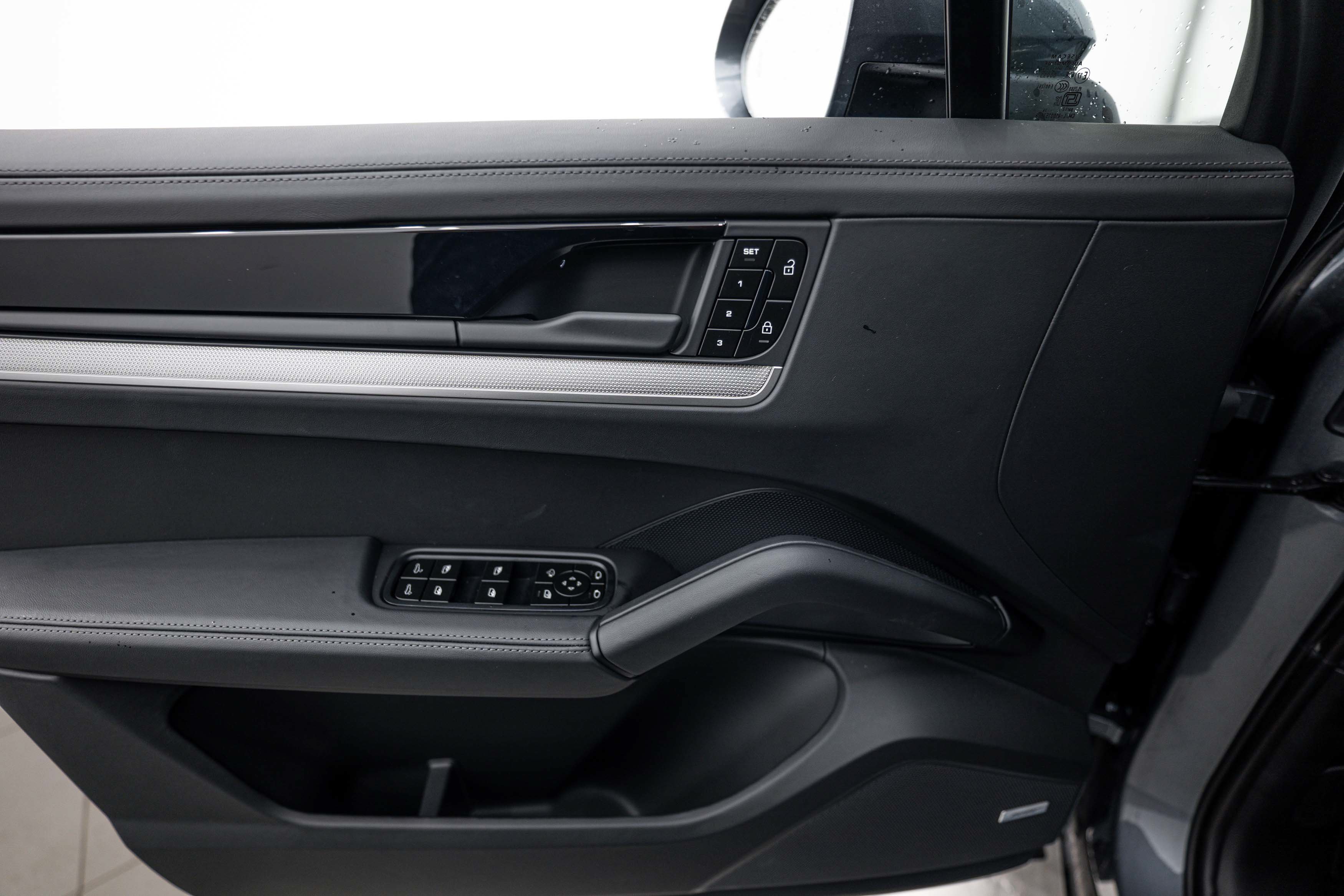 New 2026 Porsche Cayenne S AWD/4WD image 17
