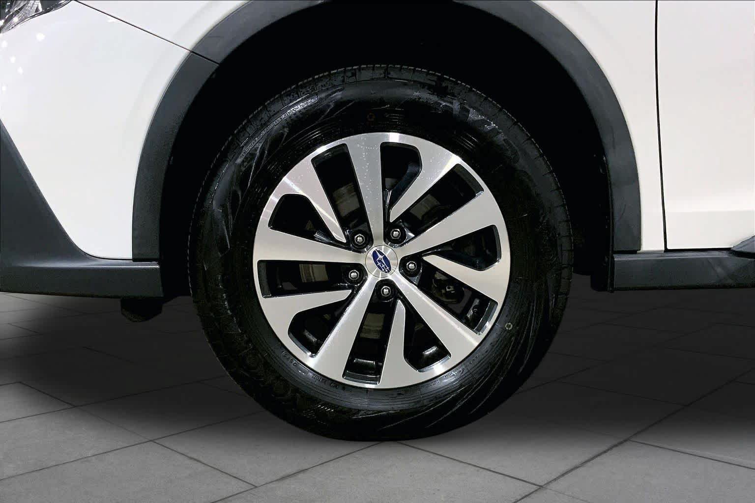 Used 2020 Subaru Outback Premium AWD/4WD image 11