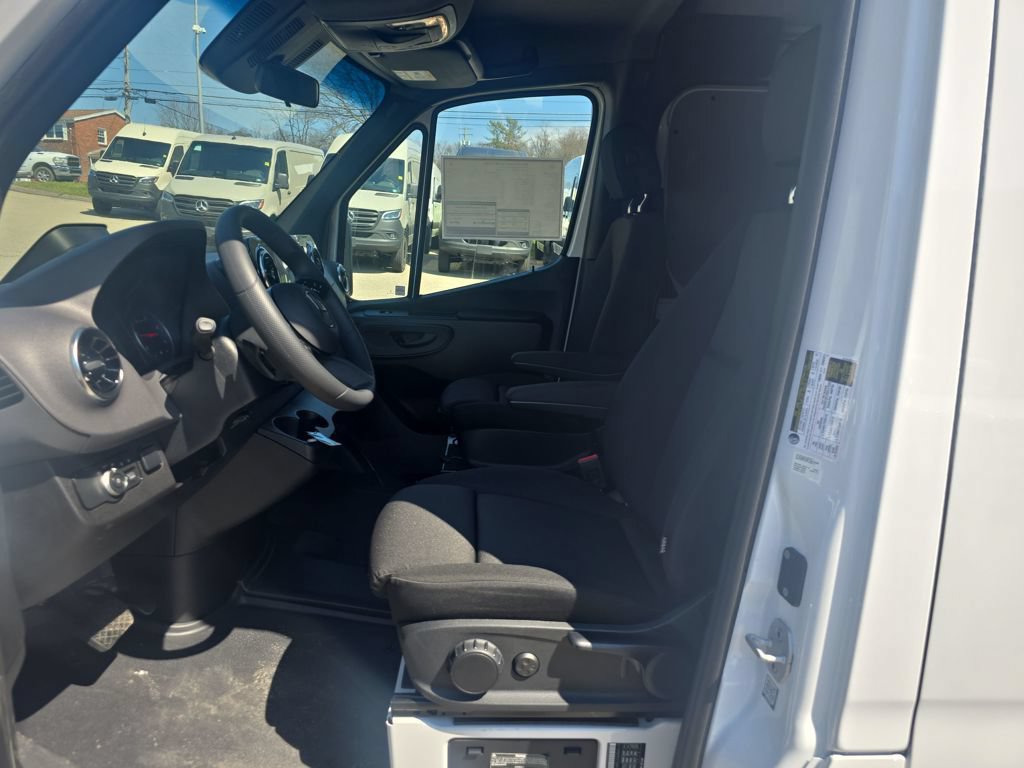 New 2026 Mercedes-Benz Sprinter 2500 image 9