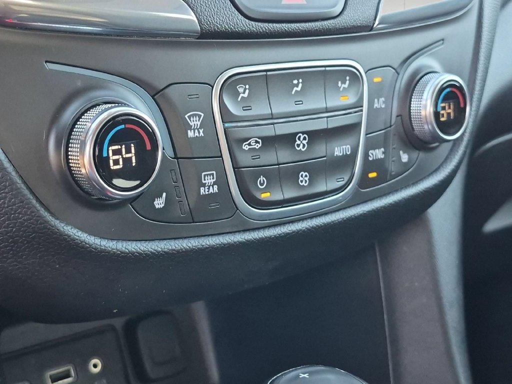 Used 2019 Chevrolet Equinox LT FWD image 23
