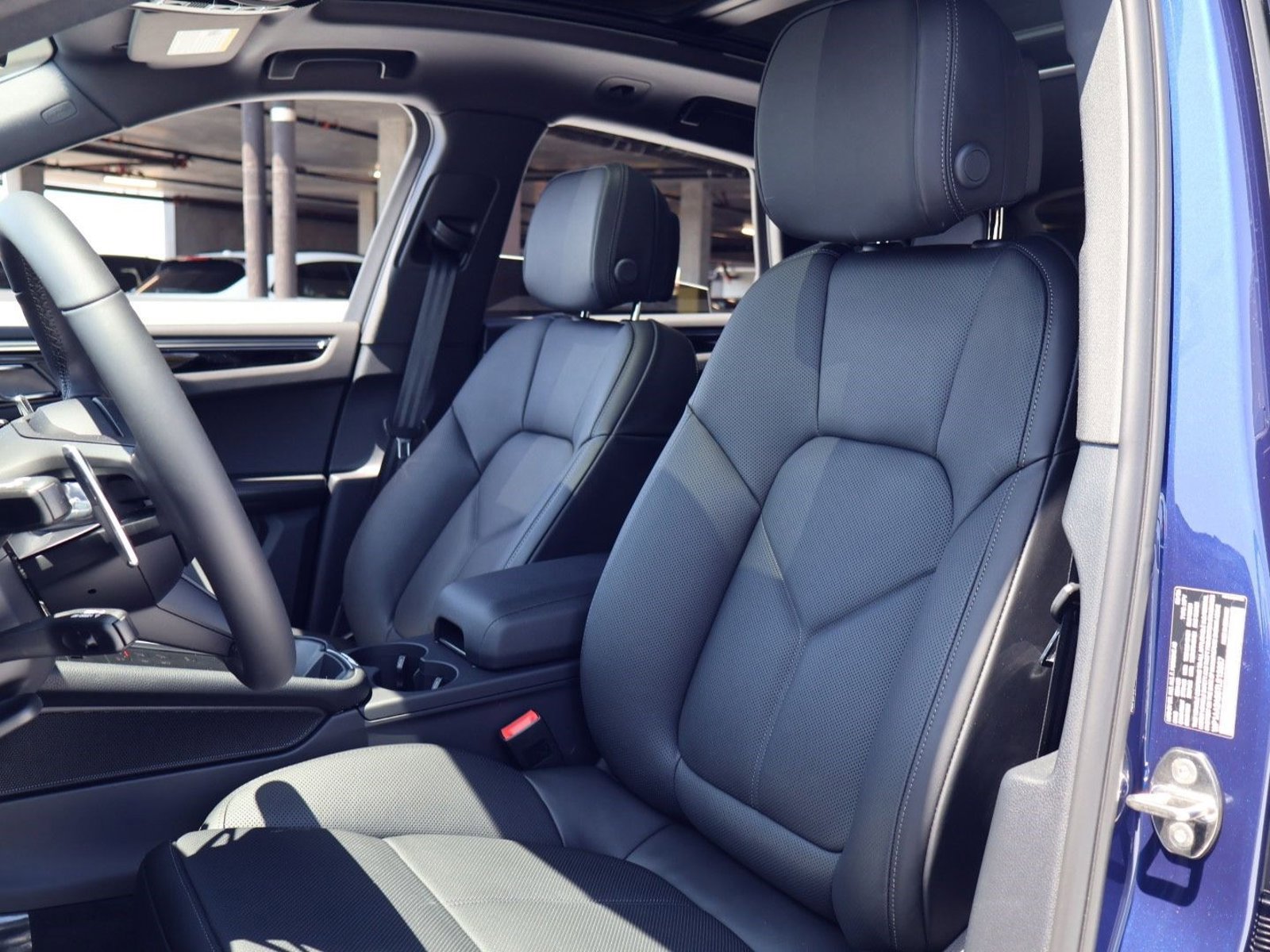 New 2026 Porsche Macan AWD/4WD image 5
