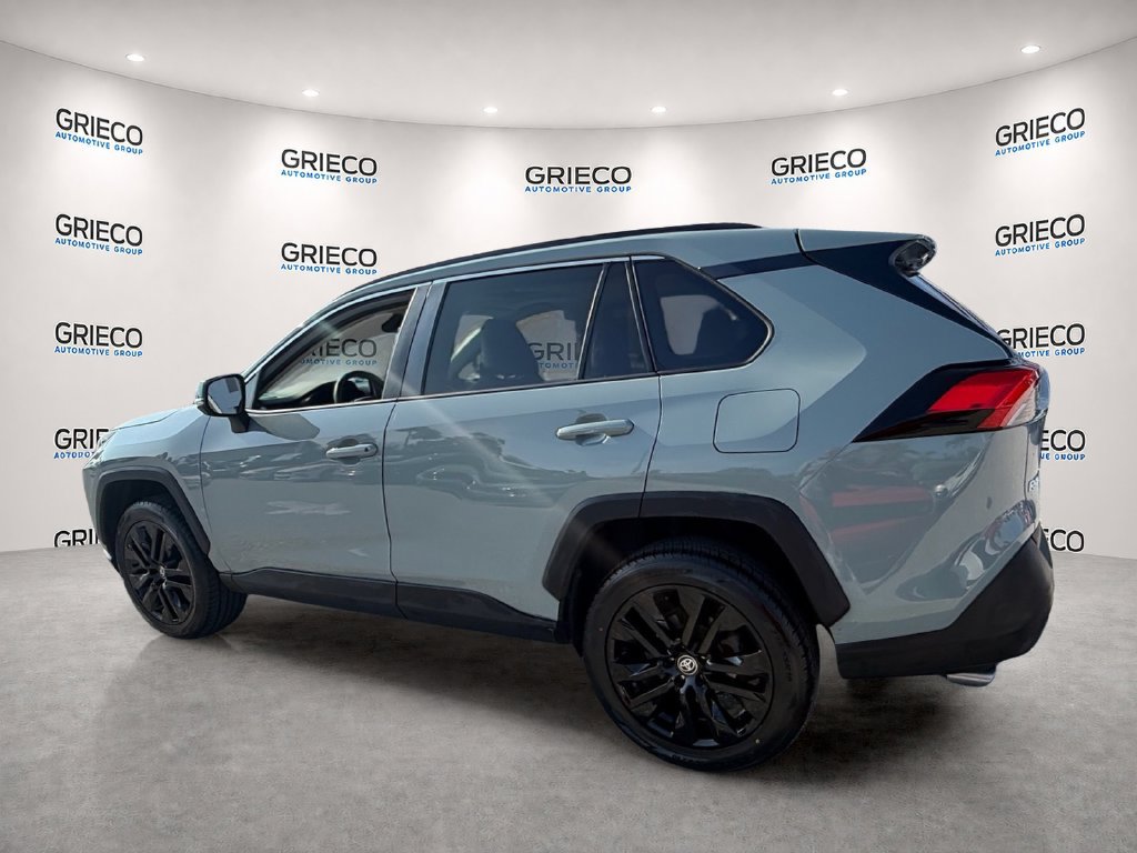 Used 2021 Toyota RAV4 XLE Premium FWD image 5