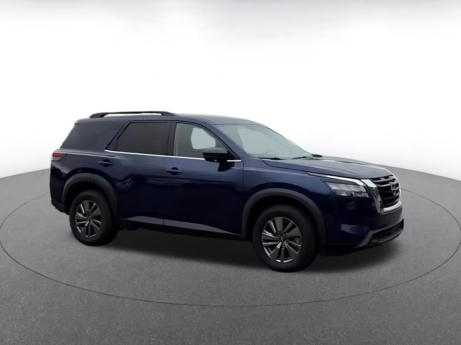 Used 2025 Nissan Pathfinder SV AWD/4WD image 2