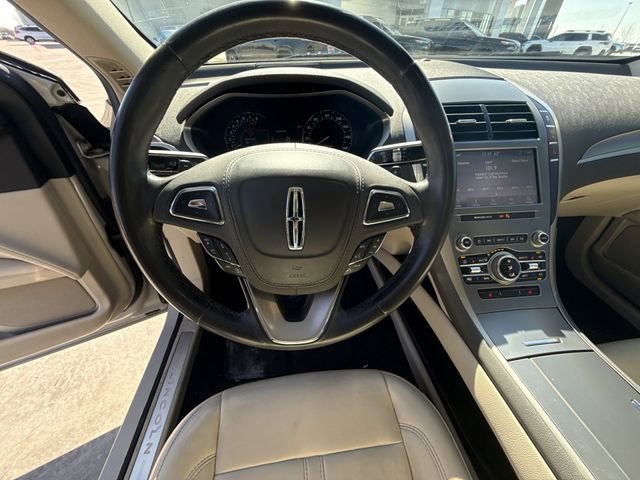 Used 2020 Lincoln MKZ image 6