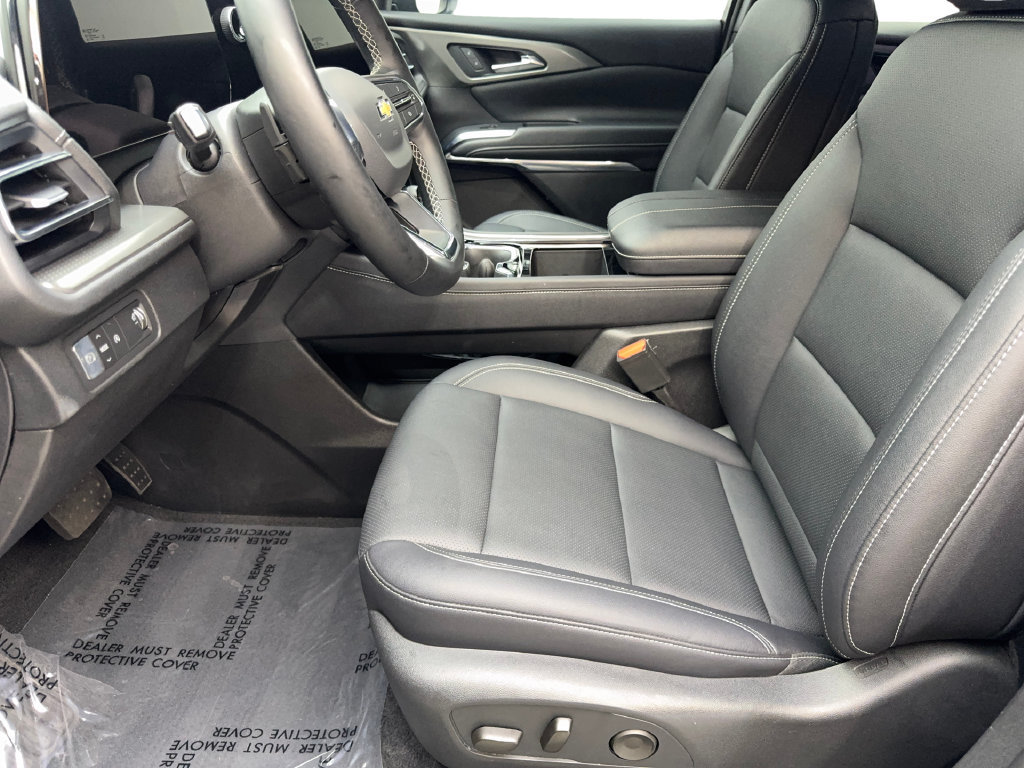 Used 2026 Chevrolet Traverse LT FWD image 28