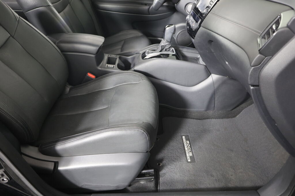 Used 2017 Nissan Rogue SL image 27